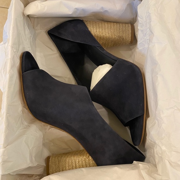 Vince Suede Navy Heels - Picture 5 of 13